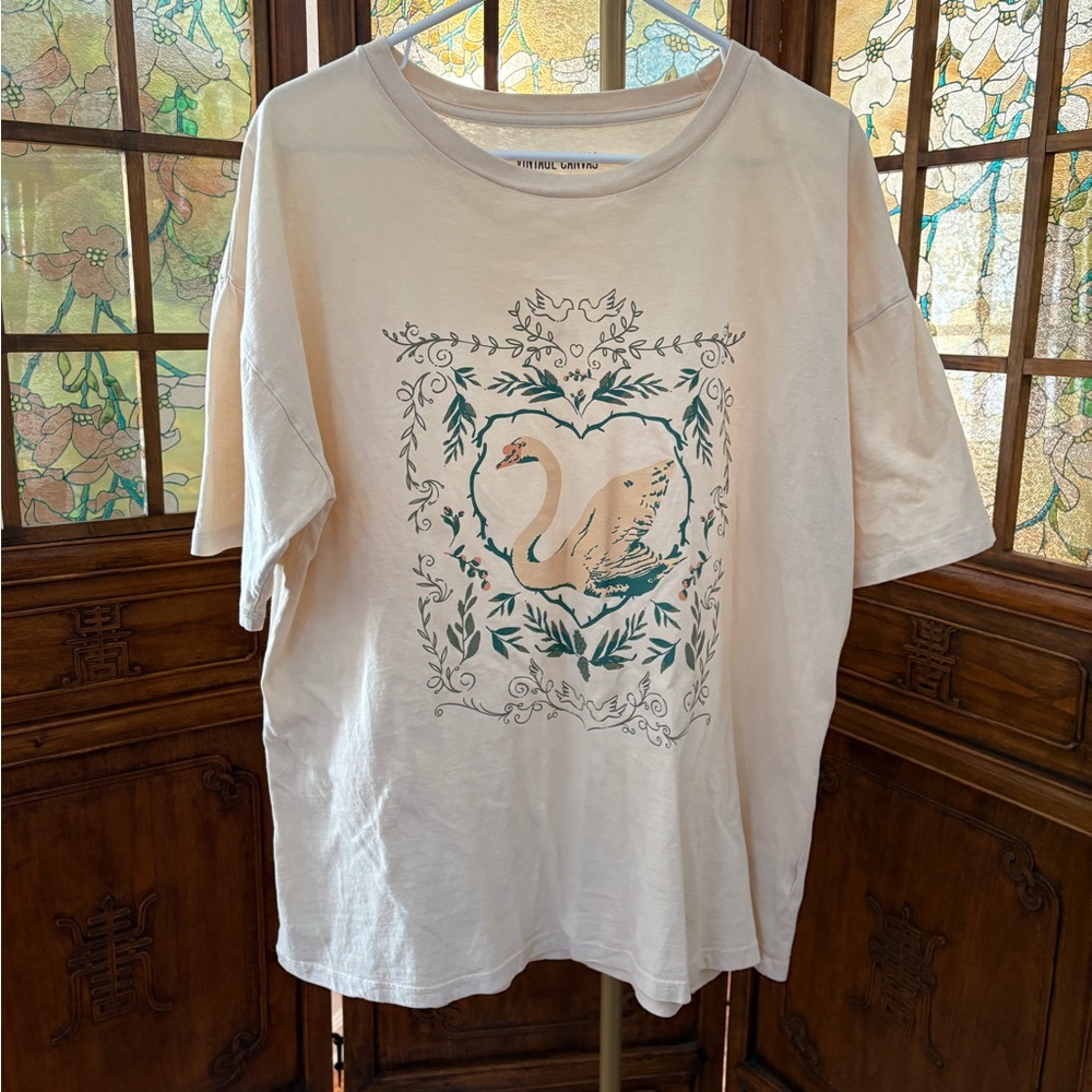NWOT Vintage Canvas Cream Graphic T-Shirt with Swan Design Sz M